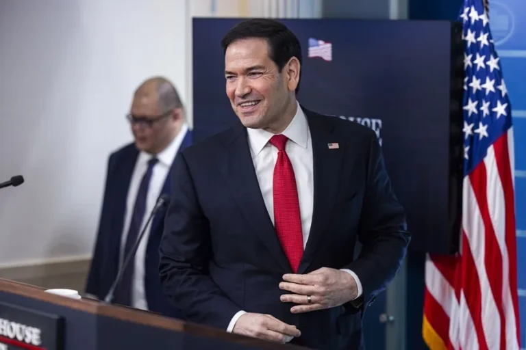 Marco Rubio viaja a Roma para reconducir la relación con el papa León XIV y Giorgia Meloni