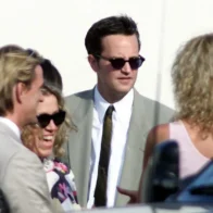 Condenan a tres años y cinco meses de prisión al asistente de Matthew Perry por su muerte