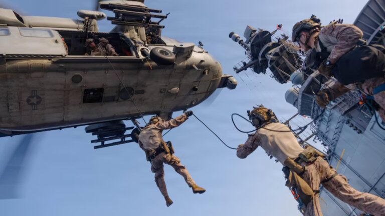 El Ejército de Estados Unidos desvió 72 buques comerciales
