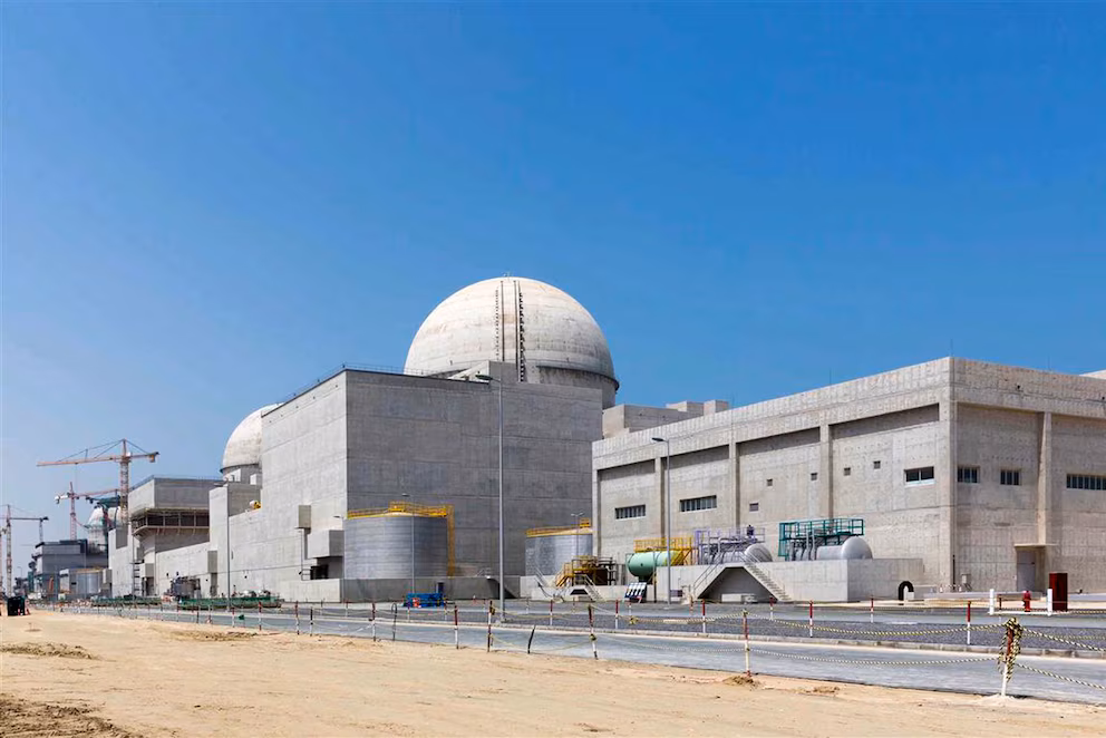 Emiratos Árabes Unidos condenó el ataque con drones contra su central nuclear y advirtió sobre una “peligrosa escalada”