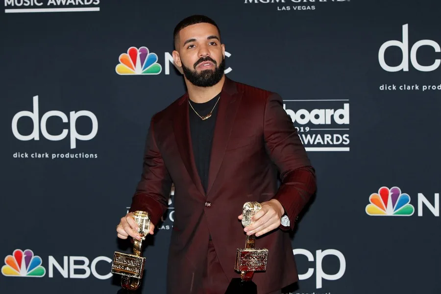 Drake destrona a Michael Jackson como el solista con más números 1 de la historia en Billboard