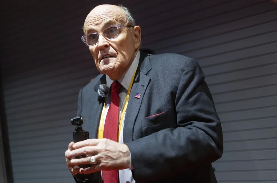 El exalcalde de Nueva York Rudy Giuliani está hospitalizado en condición crítica pero estable