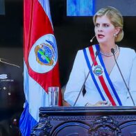 Laura Fernández asume como la presidenta número 50 de Costa Rica y promete “mano dura” contra el crimen: “No me temblará el pulso”