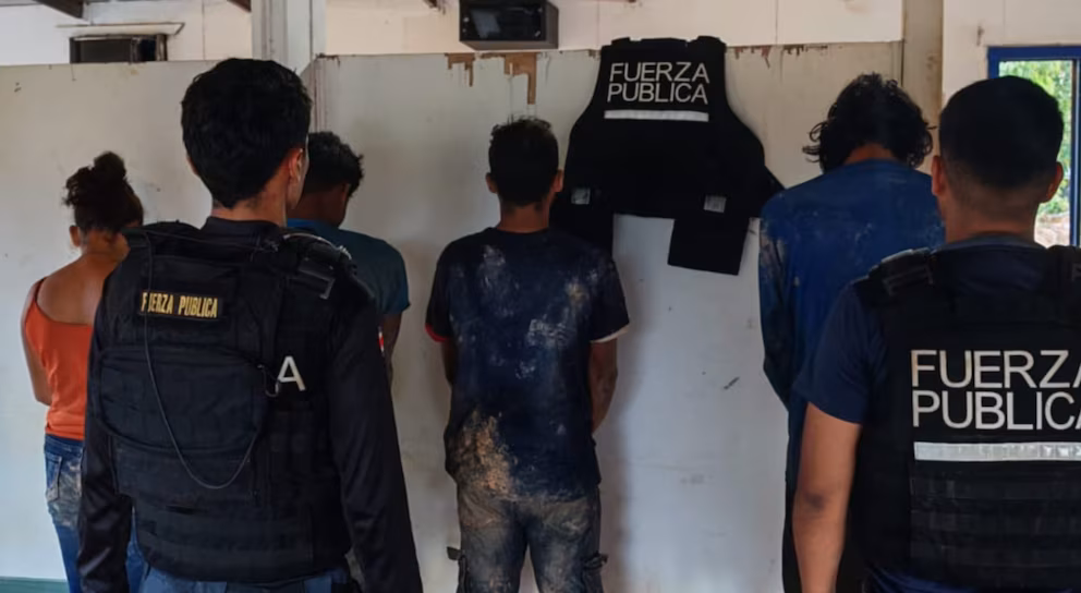 Golpe a la minería ilegal en zona norte de Costa Rica: Fuerza Pública detuvo a 12 personas en operativos recientes