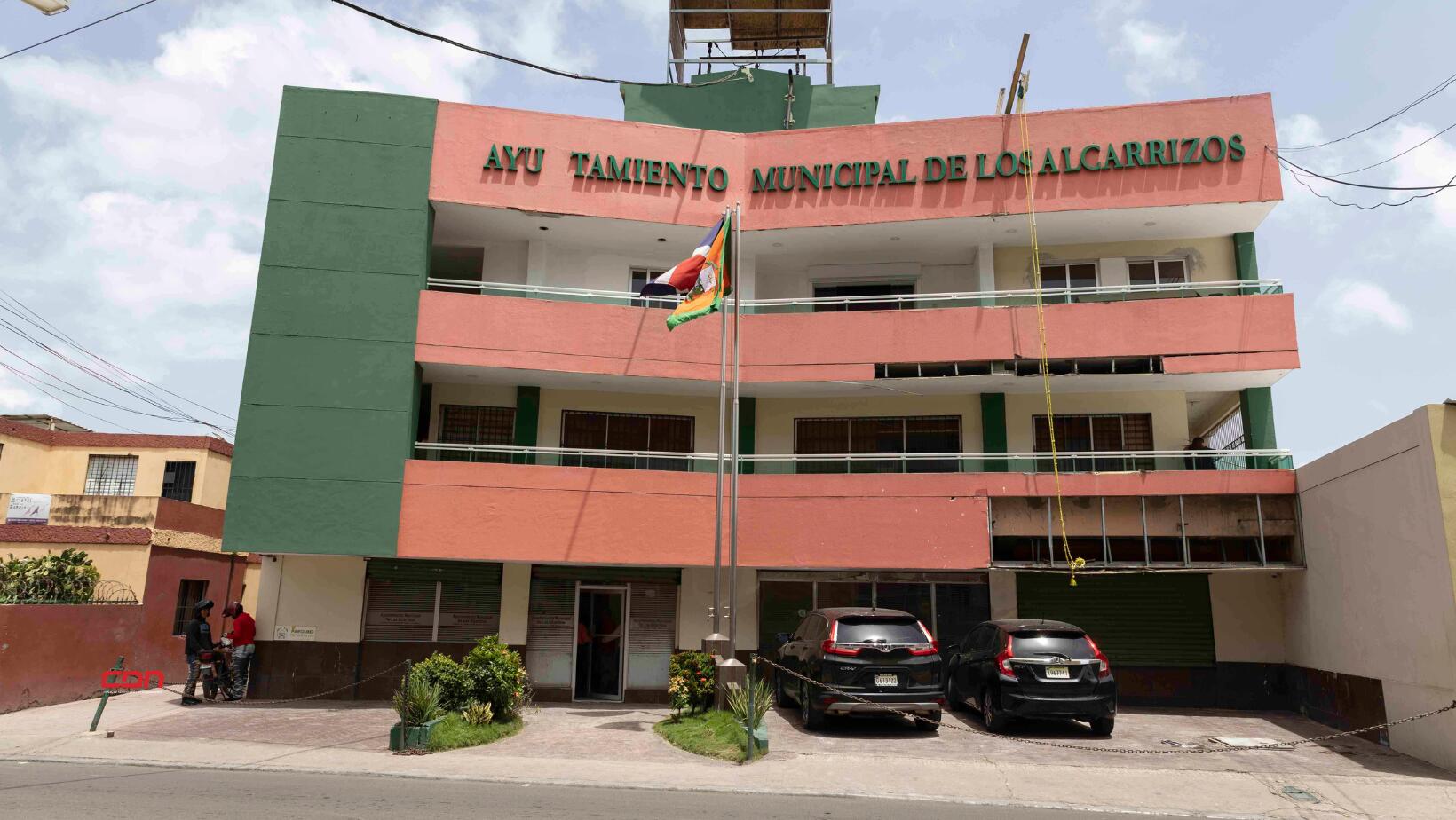 Alcaldía de Los Alcarrizos clausura hotel cabaña por operar irregularmente