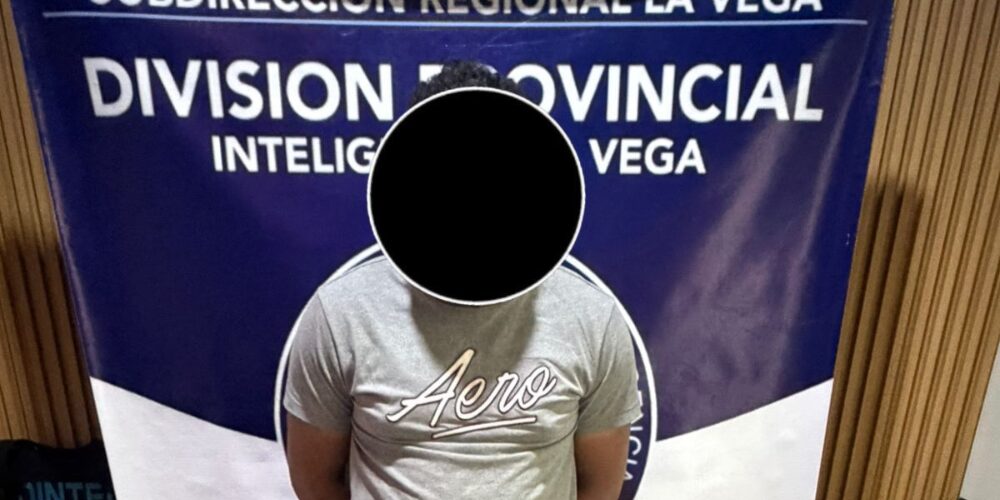 PN ocupa arma ilegal, municiones, verifones y armas blancas durante allanamientos en La Vega