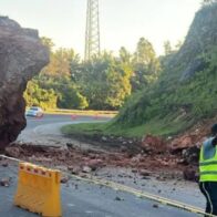 Digesett informa sobre desprendimiento de roca en la Autopista del Nordeste