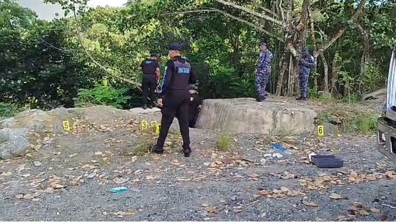 Hallan dos hombres ejecutados a tiros en barranco de la carretera La Vega-Jarabacoa