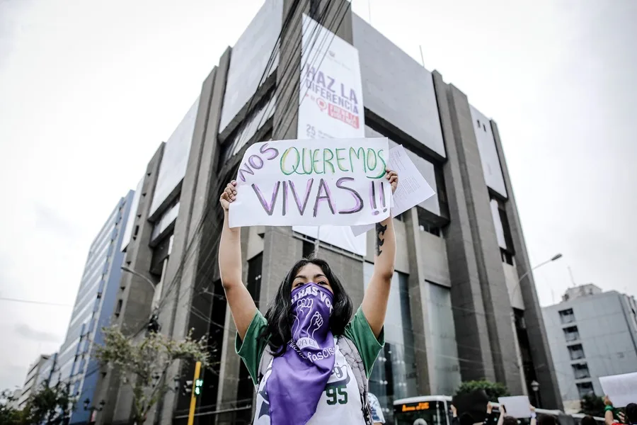 Diversas organizaciones rechazan un proyecto de ley que elimina el delito de feminicidio en Perú