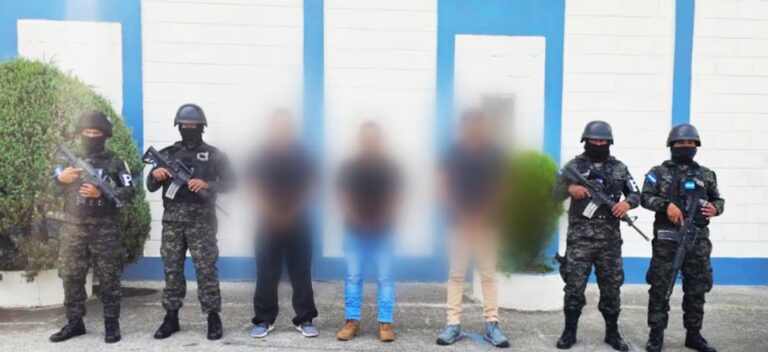 Capturan en Honduras a militares acusados de simular allanamientos para robar millones