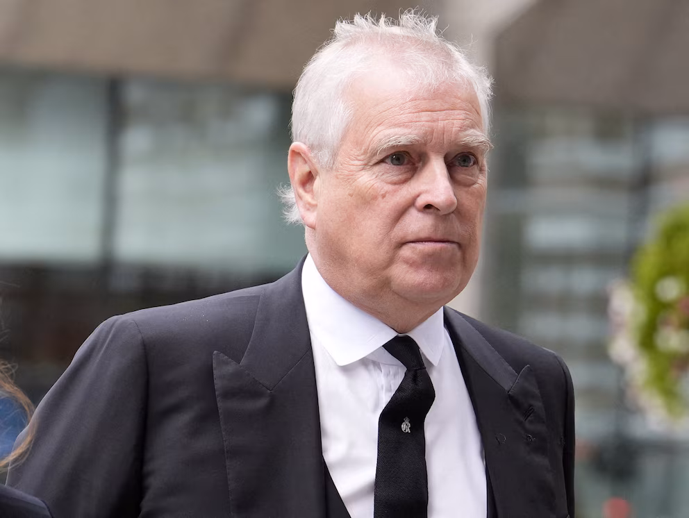 Detuvieron a un hombre armado luego de amenazar al ex príncipe Andrés cerca de su residencia en Sandringham