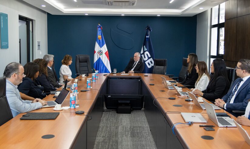 La Superintendencia de Bancos convierte en norma el reporte de datos desagregados por sexo sobre financiamiento a mipymes lideradas por mujeres.