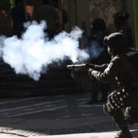 El gobierno de Bolivia denunció la presencia de grupos armados en las protestas contra Rodrigo Paz