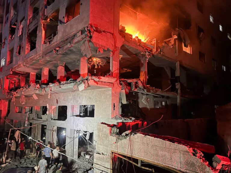 Israel lanzó un ataque aéreo en Gaza contra un alto líder de Hamas