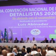 Abinader y detallistas resaltan control de precios ante impacto global