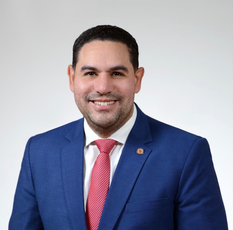 Designan a Víctor Torres titular de Titulación, Catastro y Registro Inmobiliario en FP