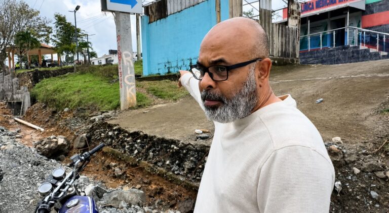 Médico denuncia que obras viales lo llevan a la quiebra por bloqueo de acceso a su clínica