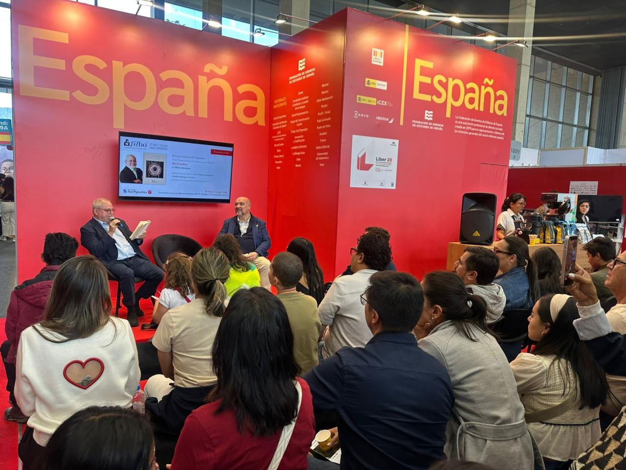 Presentan libro de Alfonso Quiñones en la Feria Internacional del Libro de Bogotá