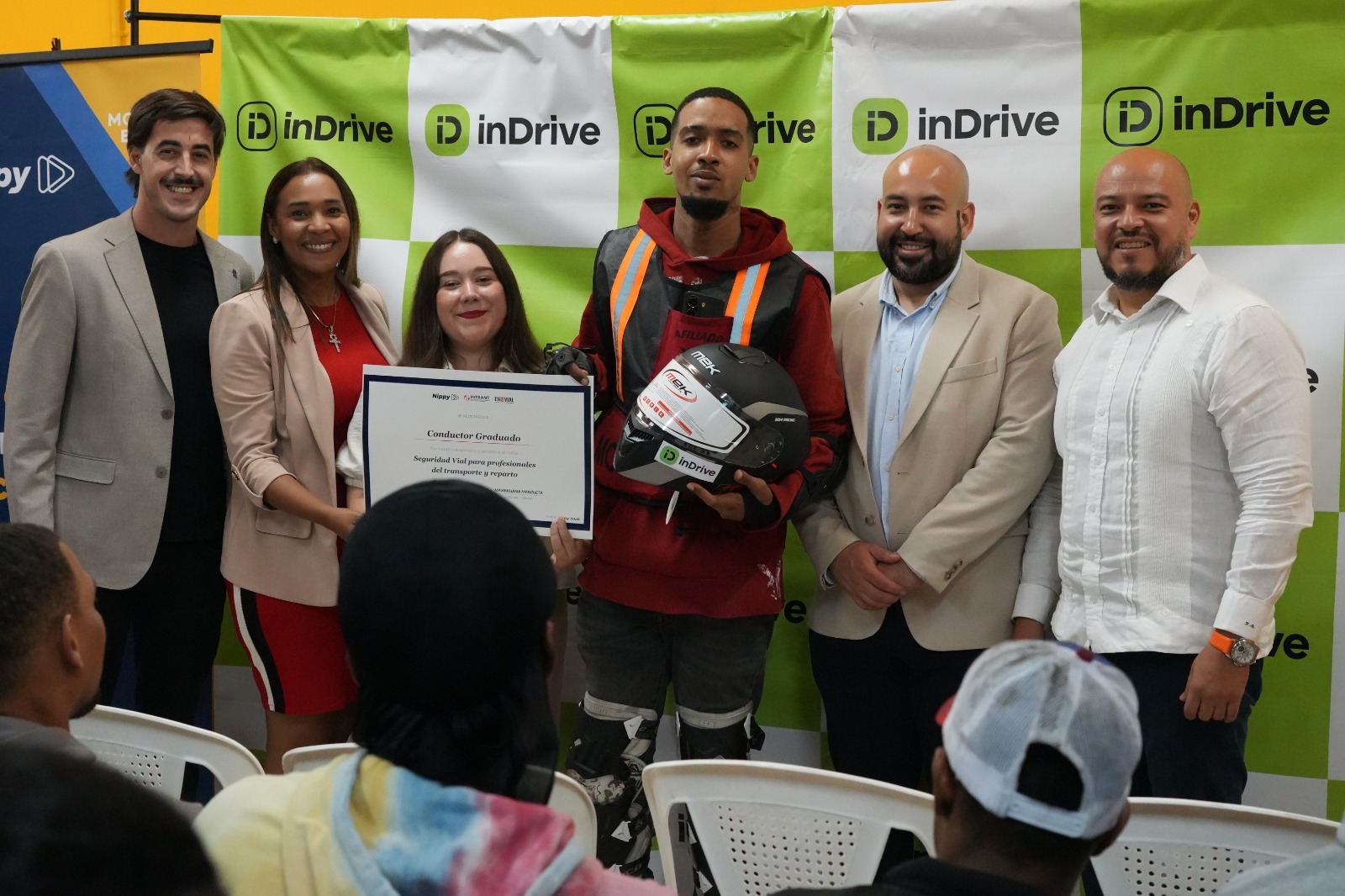 inDrive, Nippy e Intrant premian a conductores de motocicleta capacitados en seguridad vial