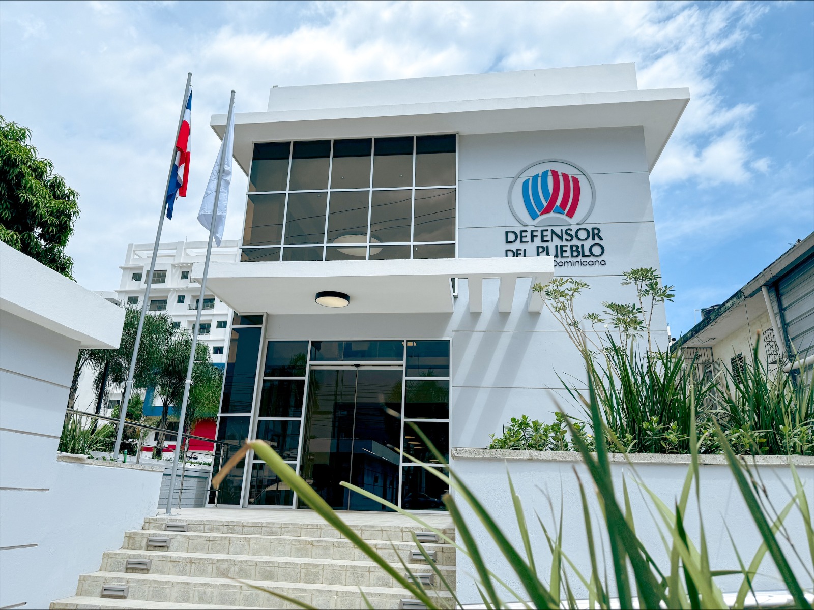 Tribunal ordena reintegro de oficial de la Armada Dominicana tras intervención del Defensor del Pueblo