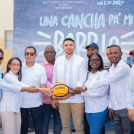 Jóvenes de Haina reciben nuevos espacios deportivos a través de “Una Cancha Pa’ mi Barrio”