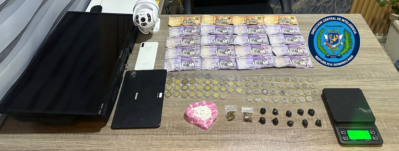 PN ocupa armas ilegales, equipos para lotería clandestina y narcóticos durante operativos realizados en La Vega