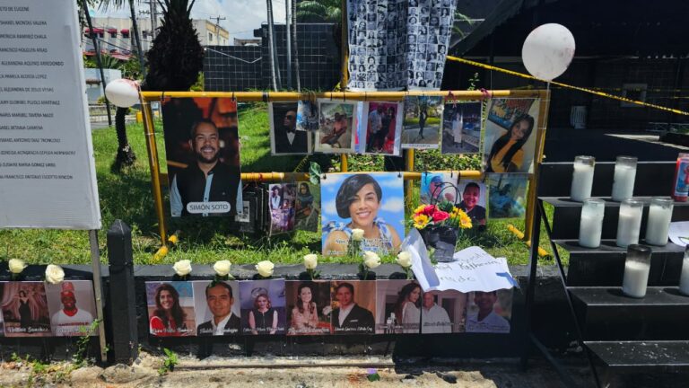 En misa por 13 meses de la tragedia Jet Set, piden modificación de la calificación jurídica y cárcel para los hermanos Espaillat