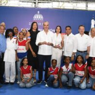 Abinader entrega remodelado Club Los Cachorros de Cristo Rey con inversión de RD$54 millones
