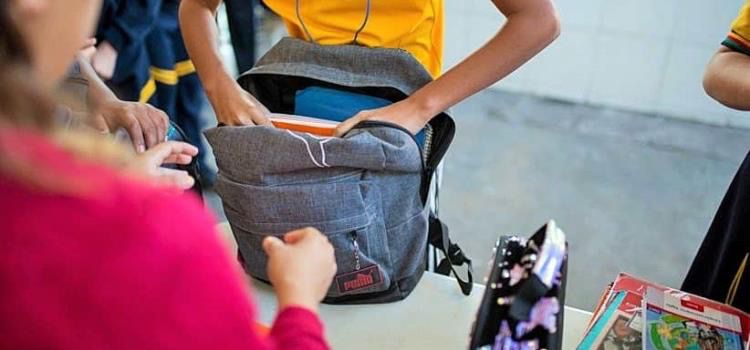 Ciudadanos favorecen requisas de mochilas ante aumento de violencia escolar