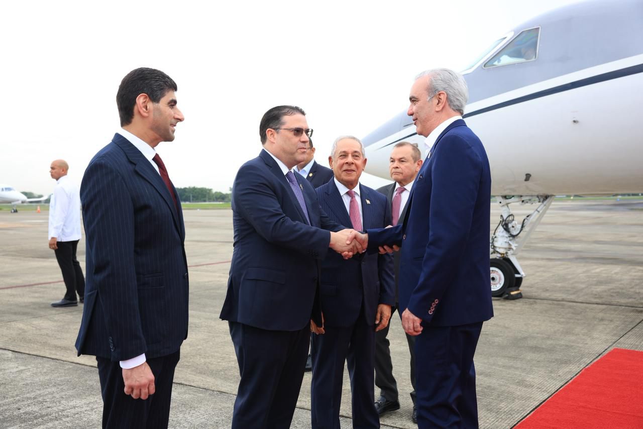Abinader llega a Panamá, donde será orador principal del Congreso Mundial de Zonas Francas