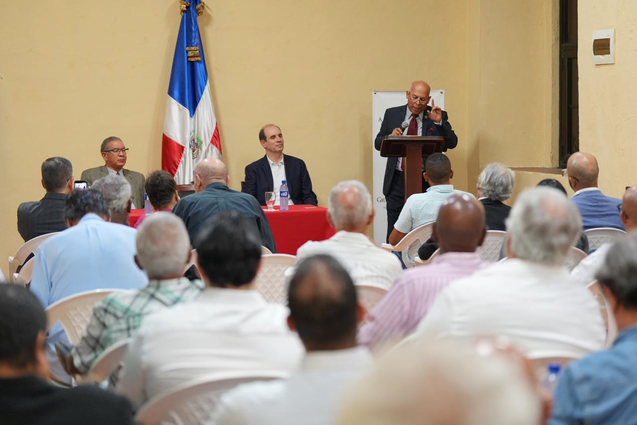 Realizan conferencia sobre el papel de las familias en la Independencia Dominicana