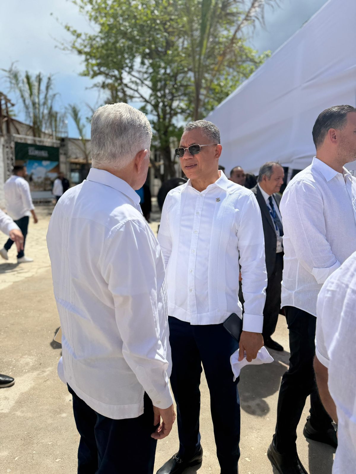 Diputado cecilio garcía y alcaldesa ana reyes visitan loma atravesada y reiteran llamado para asfaltado de carretera