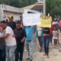 FALPO, grupos populares y moradores de la Hermanas Mirabal realizan gran marcha exigiendo arreglo de calles