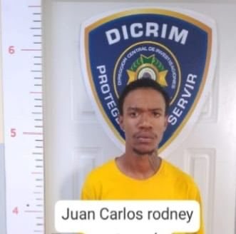 Policía apresa tres personas por robos y agresión durante operativos en La Romana y Villa Hermosa