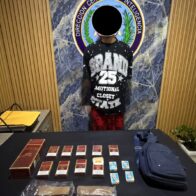 Policía Nacional ocupa cientos de cigarrillos comercializados de manera ilegal durante allanamiento en La Vega