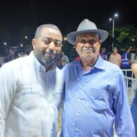Ariel Santana cumple el sueño de su abuelo de 84 años de ver a Los Tigres del Norte
