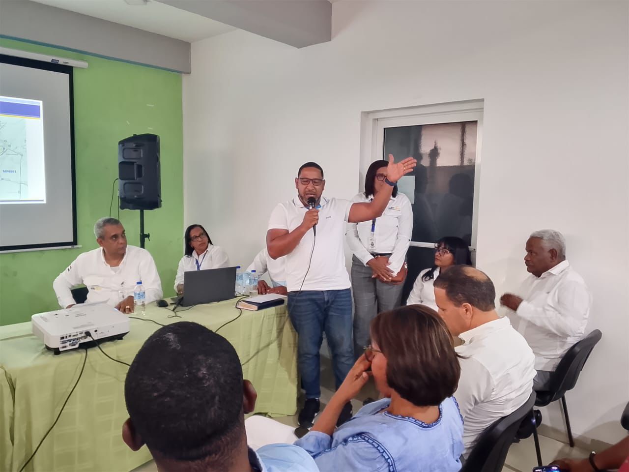 Diputado Jhon Contreras tronó contra EDEESTE por constantes apagones en Monte Plata