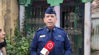 Policía activa búsqueda de hombre acusado de matar a su expareja en Santo Domingo Este