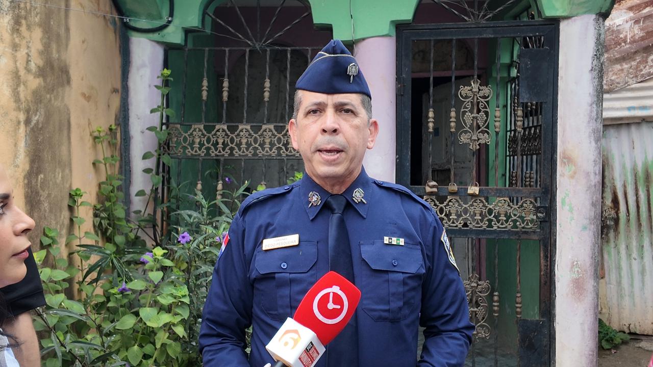Policía activa búsqueda de hombre acusado de matar a su expareja en Santo Domingo Este