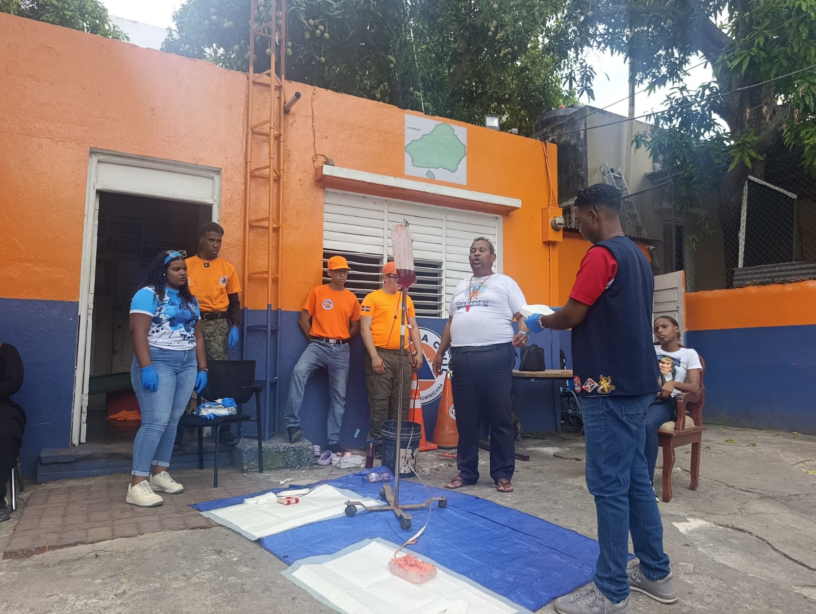 Defensa Civil de La Romana capacita personal voluntario, incluyendo estudiantes de las 60 Horas