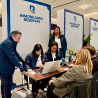 Durante el evento, los asistentes podrán conocer una amplia selección de proyectos inmobiliarios ubicados en distintos puntos del país, incluyendo casas, apartamentos, villas y solares.