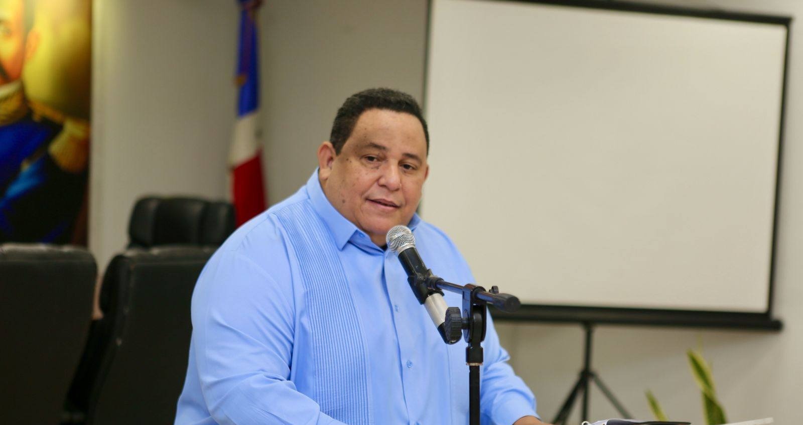 Alcalde de Azua llama a respetar legalidad municipal en Las Charcas
