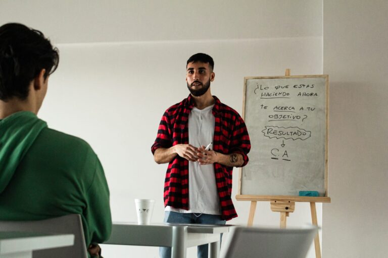 El estándar que Cristian Ayala quiere cambiar dentro de las habilidades sociales masculinas