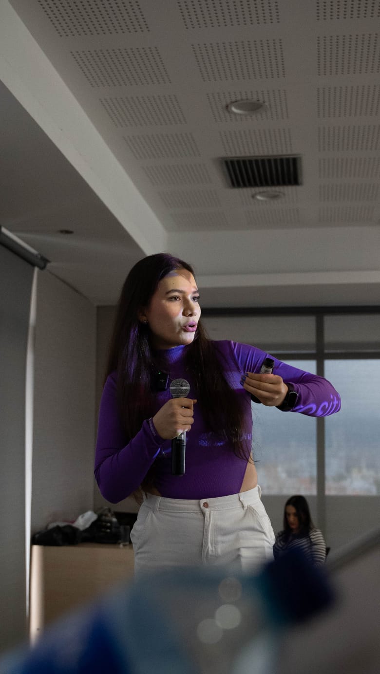 Antonia Villa Navarro, la creadora de contenido que construye negocios digitales sin pedir permiso ni explicaciones