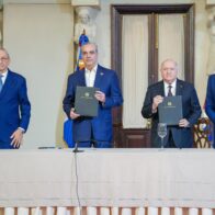 Abinader firma acuerdo entre FINJUS y la Consultoría Jurídica del Poder Ejecutivo para fortalecer la institucionalidad del país