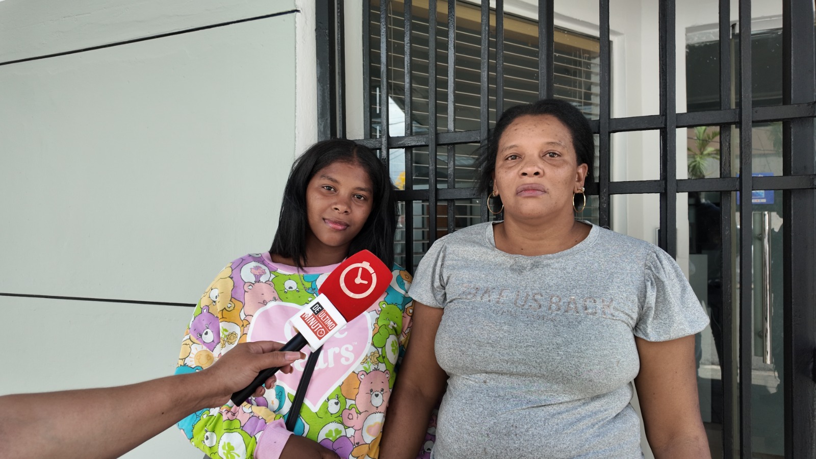 Mujer abandonada desde niña solicita ayuda para obtener sus documentos y los de sus tres hijos