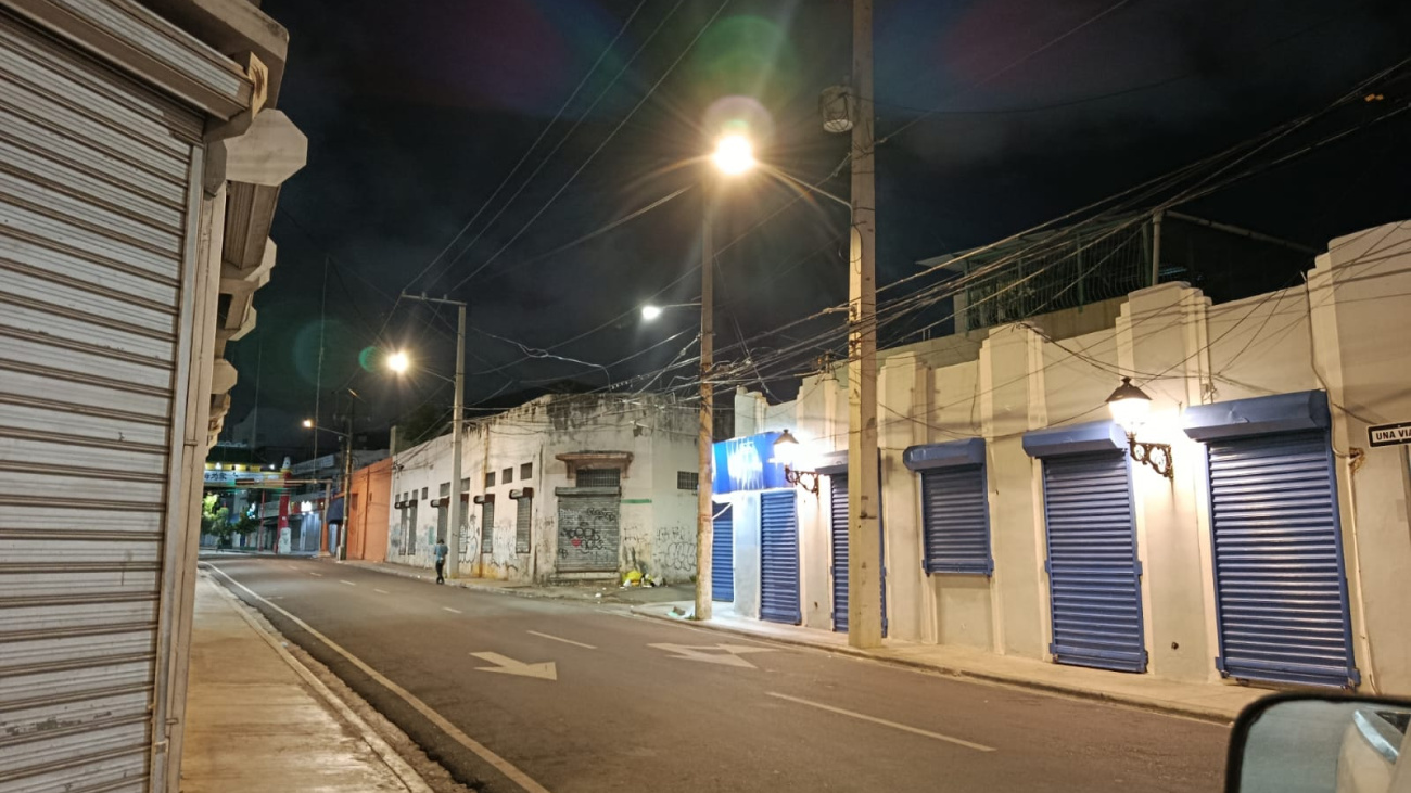 Edeeste invierte RD 575,000 en fortalecer la iluminación pública de la Zona Colonial
