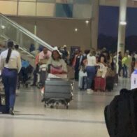 Fuerte y extraño olor en cabina obliga a avión de Delta con 192 pasajeros a declararse en emergencia y regresar al Cibao