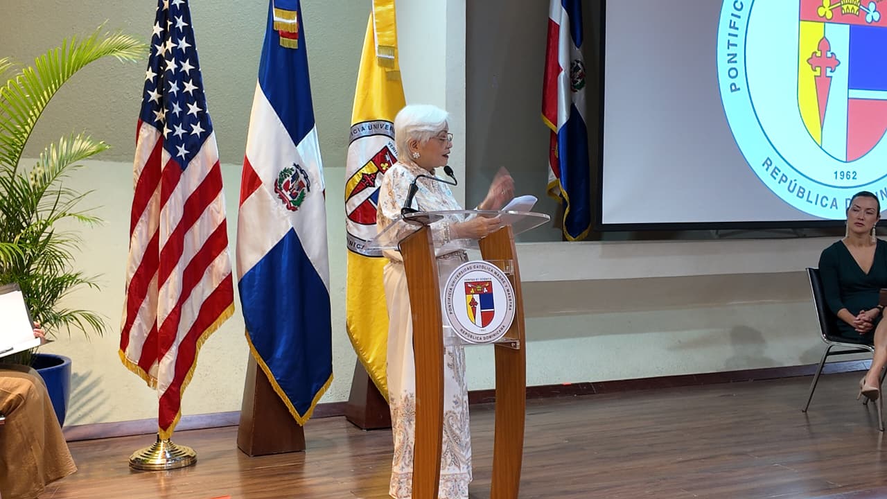 PUCMM pone a circular la obra “Panorama actual del Caribe 2024-2026”