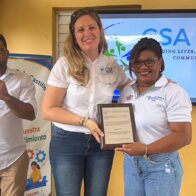 Directora del distrito educativo 14-04 de Samaná recibe reconocimiento por su compromiso con la educación en la provincia